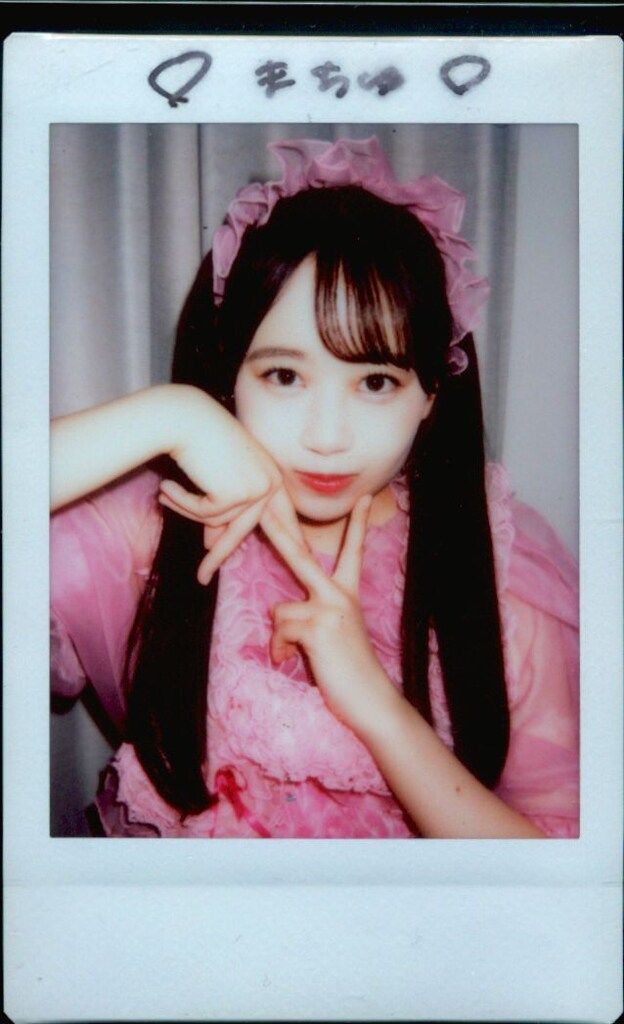 FRUITS ZIPPER 松本かれん 直筆サイン入チェキ - メルカリ