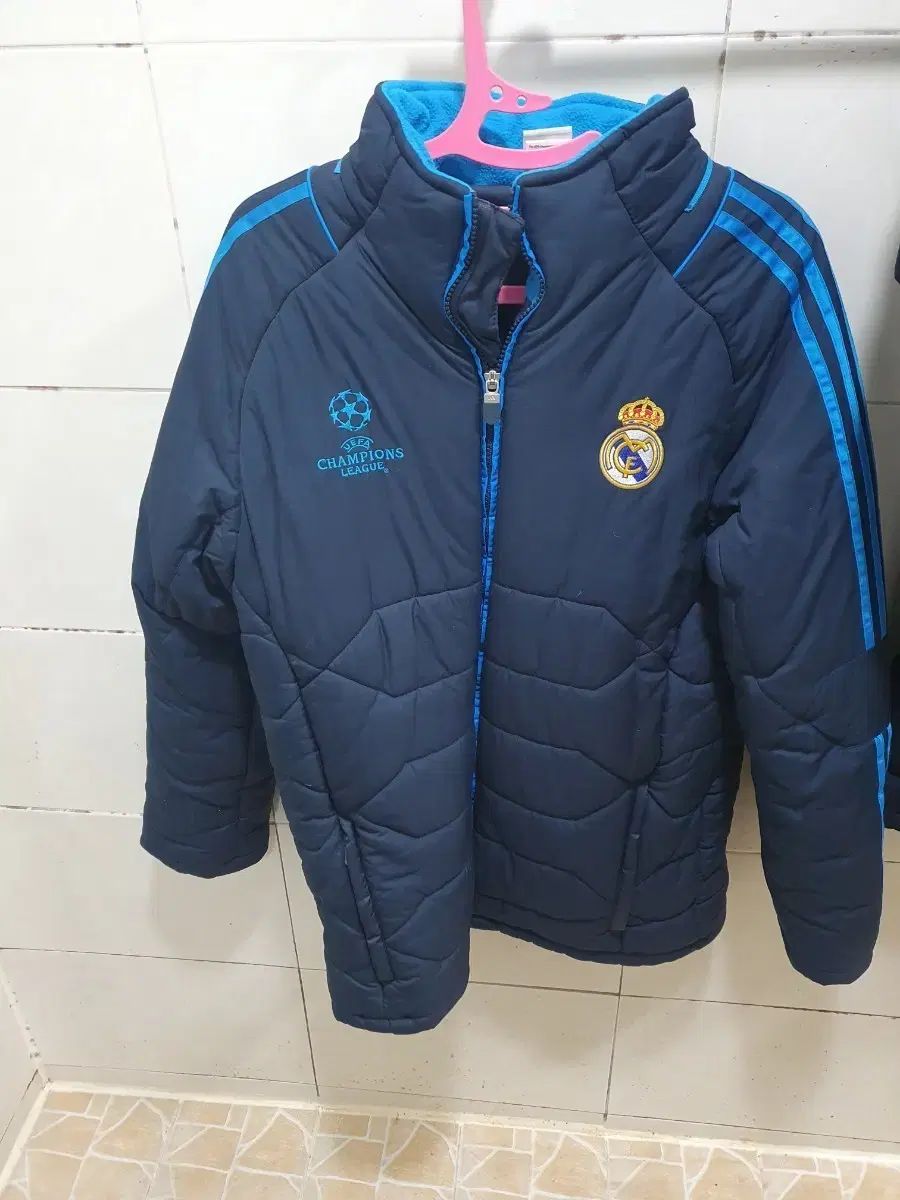 レアルマドリード チャンピオンズリーグ ダウン アウター ネイビー 95