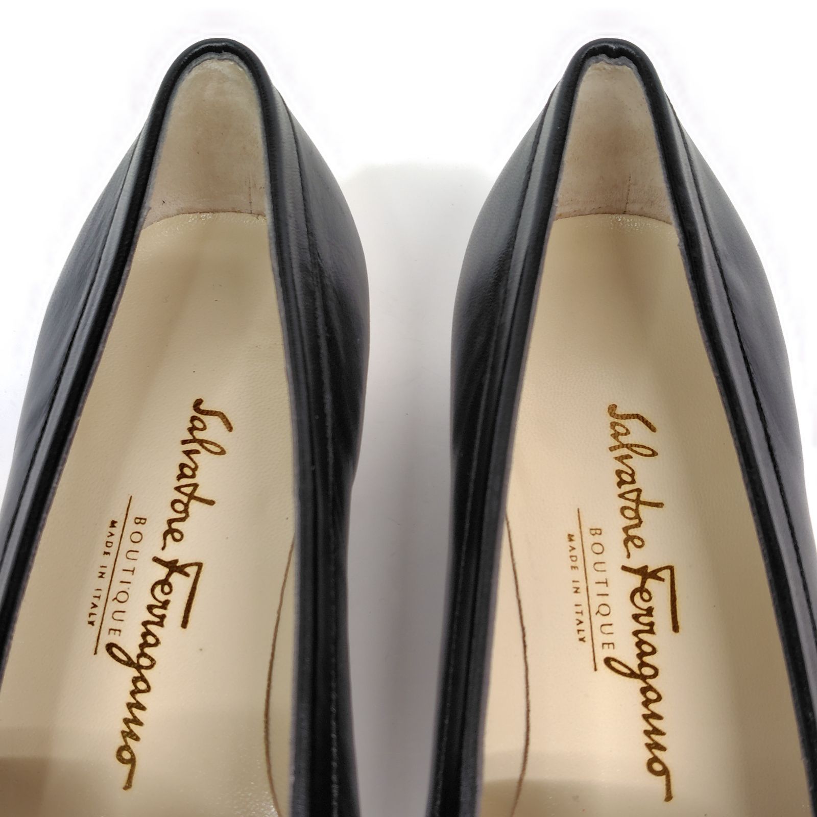 ☆未使用美品☆Salvatore Ferragamo フェラガモ 22.5cm パンプス 5.5D