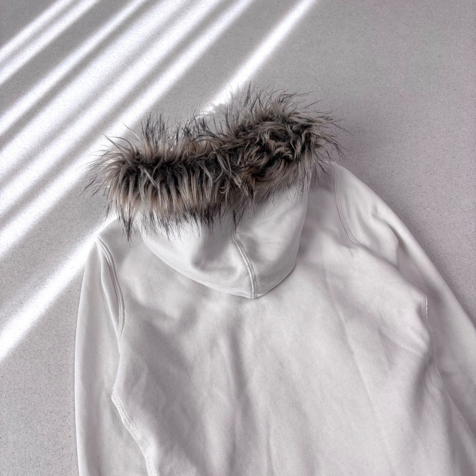 Abercrombie & Fitch fur foodie white M アバクロンビーアンド 