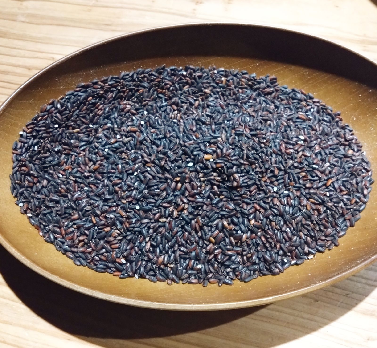 R7年新米 自然栽培 黒米ミックス600g 玄米 掛干し米 - メルカリ