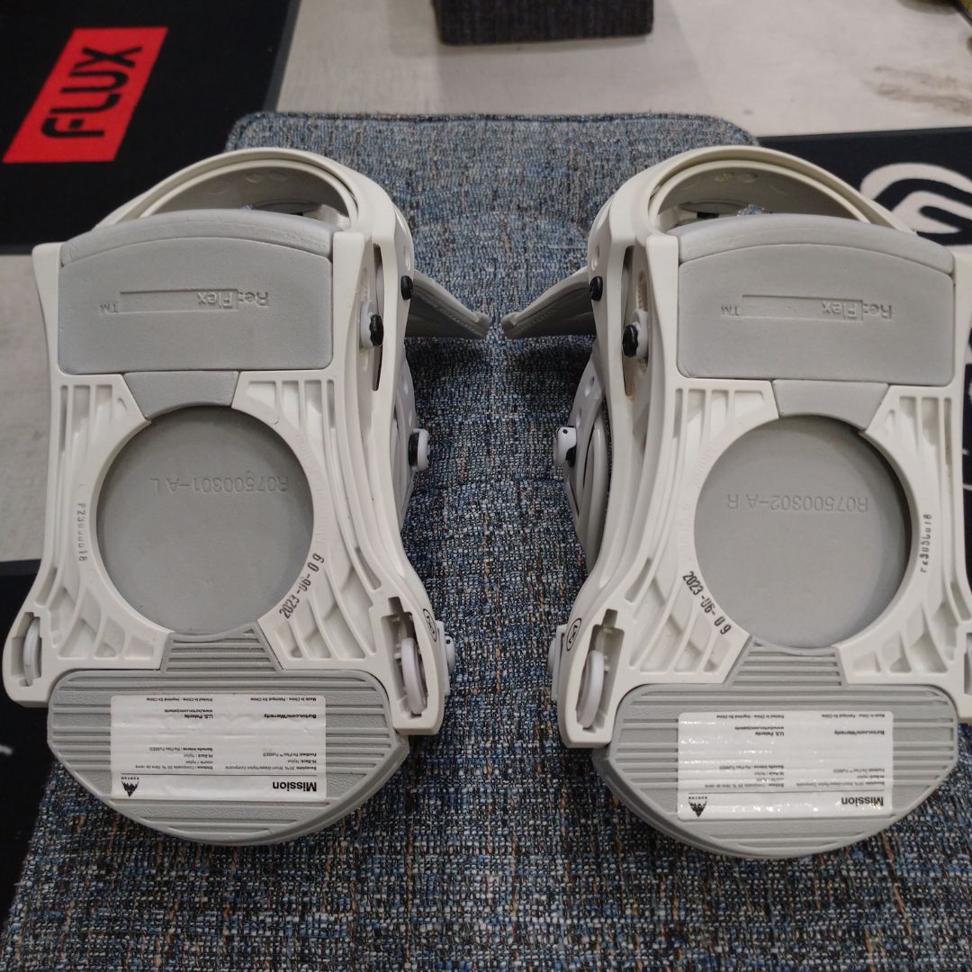 USE705【ムラスポ公式】BURTON バートン MISSION ミッション（ホワイト