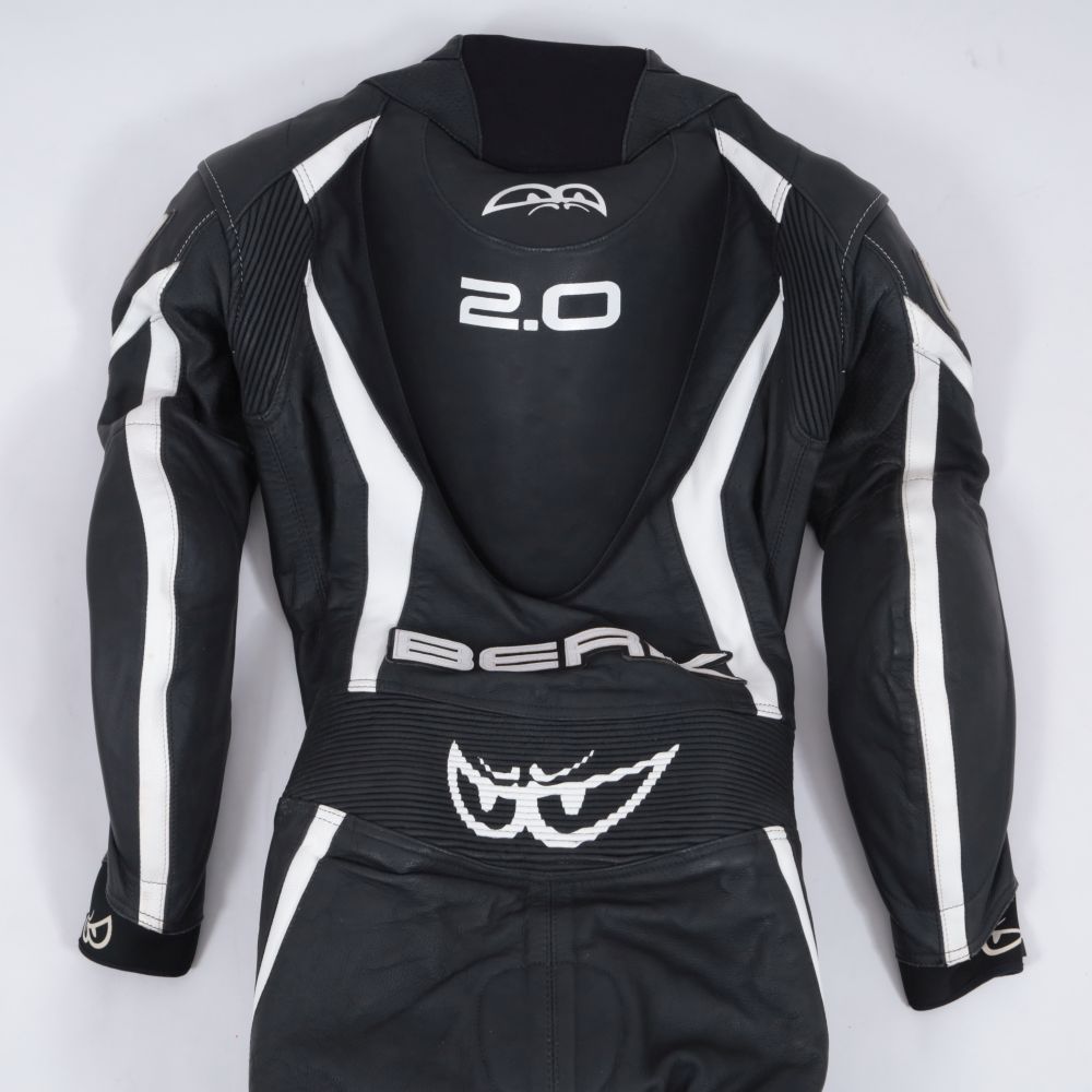 MFJ公認 ツナギ 本革 レーシングスーツ ベリック2.0 正規品 定価20万円 返品 サイズ相談 試着可/大分発◇44◇MFJ公認 未使用保管品 レザー