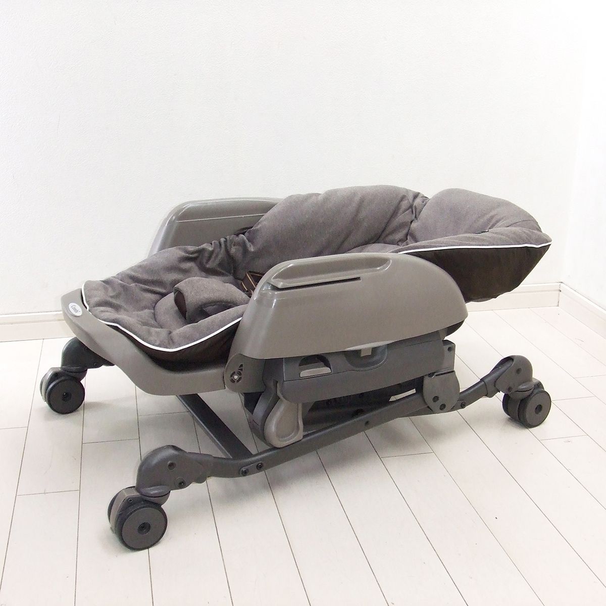 電動 ハイローチェア コンビ ネムリラ AUTO SWING オートスウィング