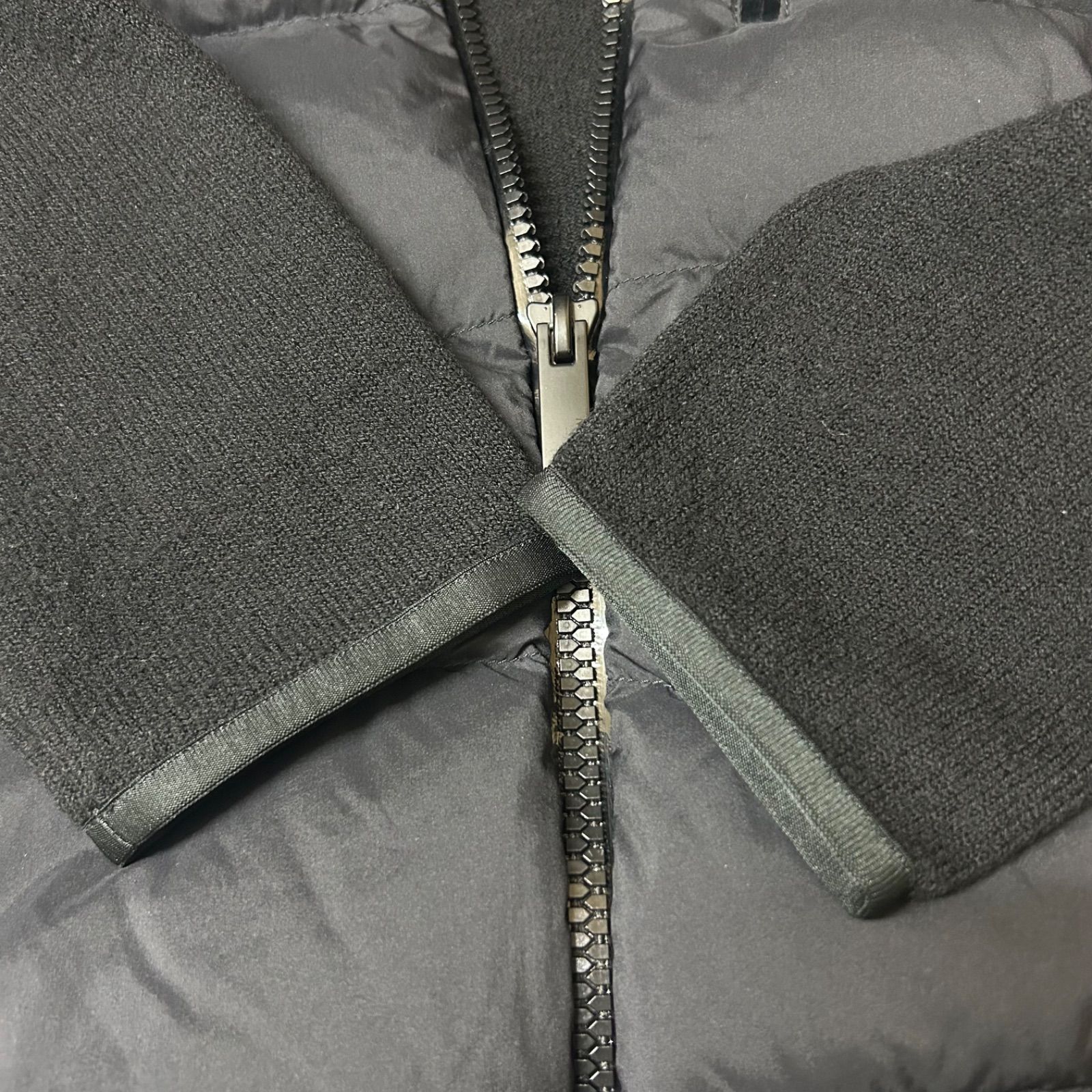 美品】 MONCLER モンクレール ハイブリッドダウンニットジャケット黒M