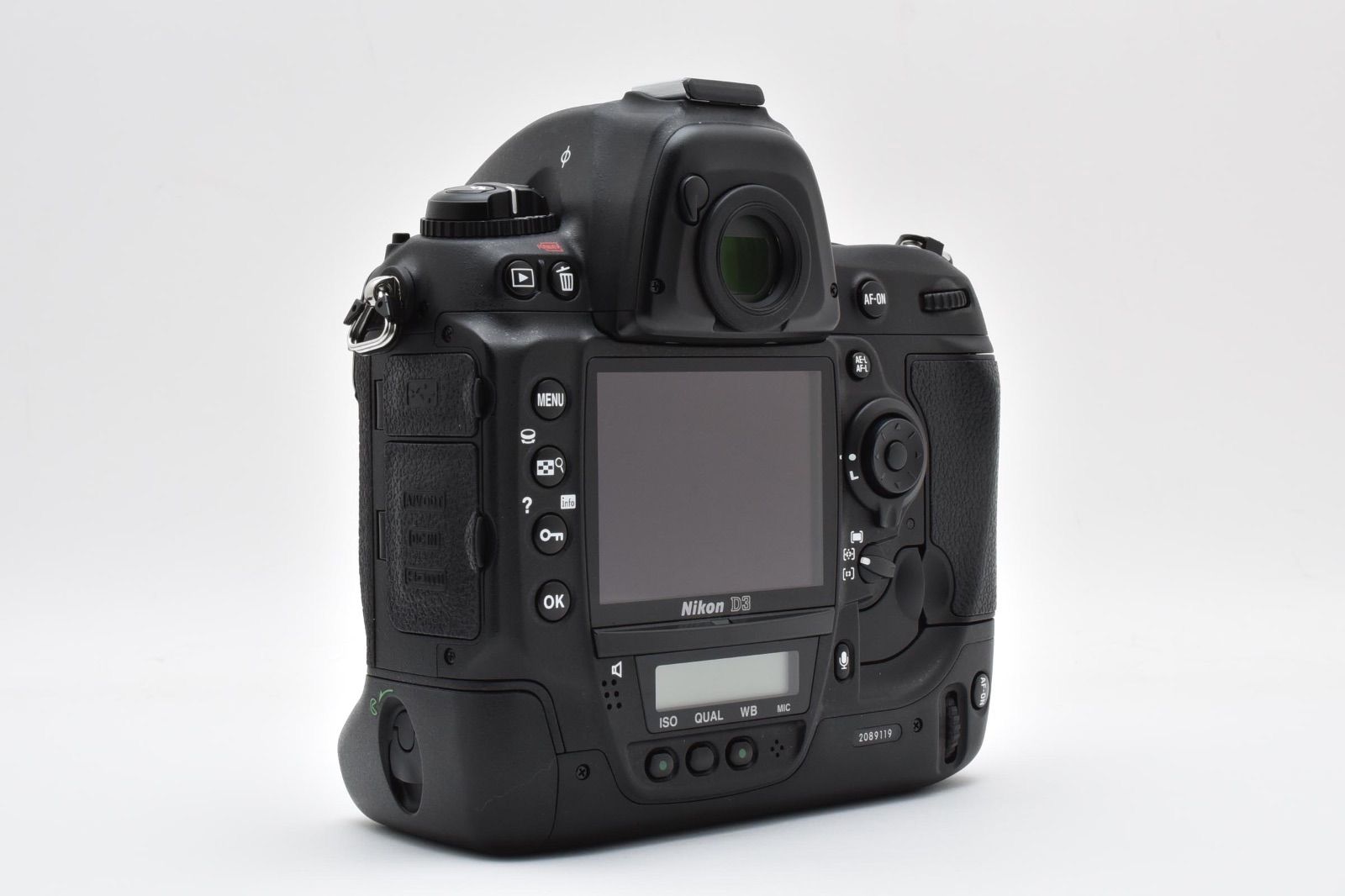 ☆美品 ショット数:1,750回 1%!!☆ Nikon ニコン D3 ボディ デジタル