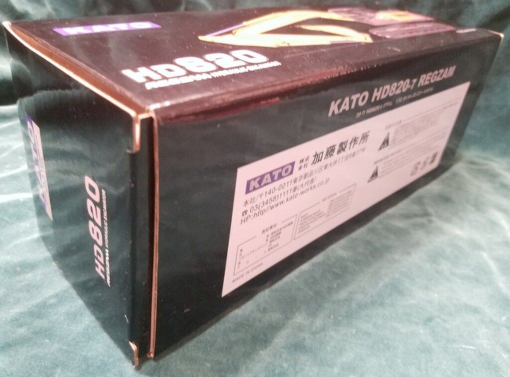 KATO 1 50スケール HD 820 REGZAM HYDRAULIC EXCAVATOR