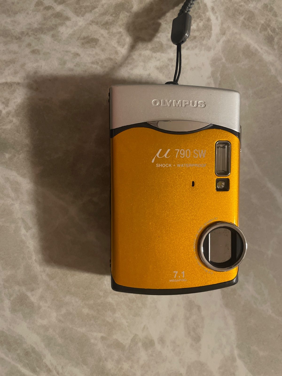 Olympus μ 790 SWデジカメ黄色オリンパス バッテリー2つ付き - メルカリ