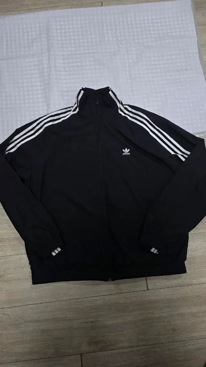 ☆adidas originals☆ADILENIUM OVERSIZEトラックトップ☆追跡可
