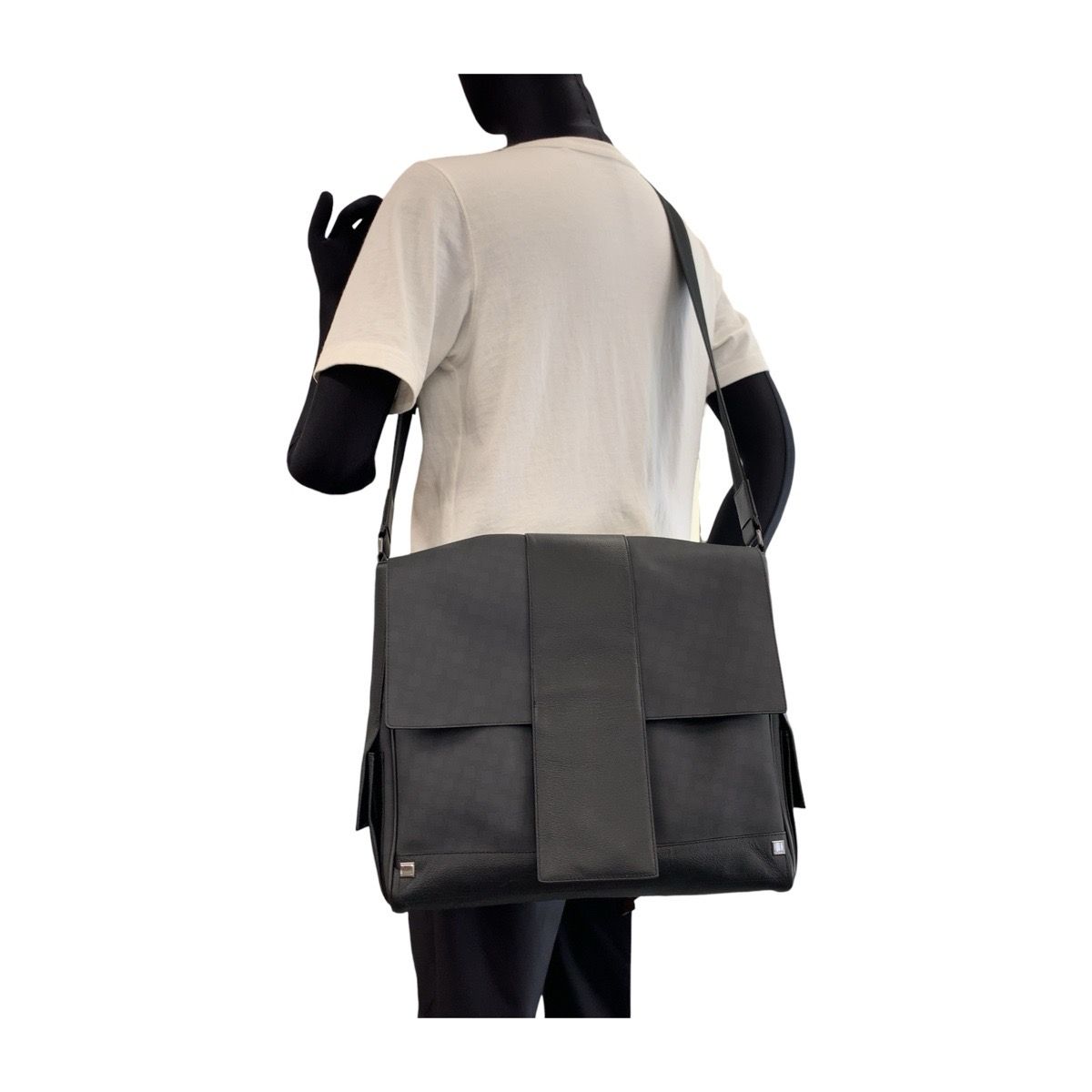 【美品】dunhill メッセンジャーバッグ ビジネスバッグ オールレザー 黒 美品 Dunhill ダンヒル ブラック 黒 ガンメタ金具 PVC/レザー