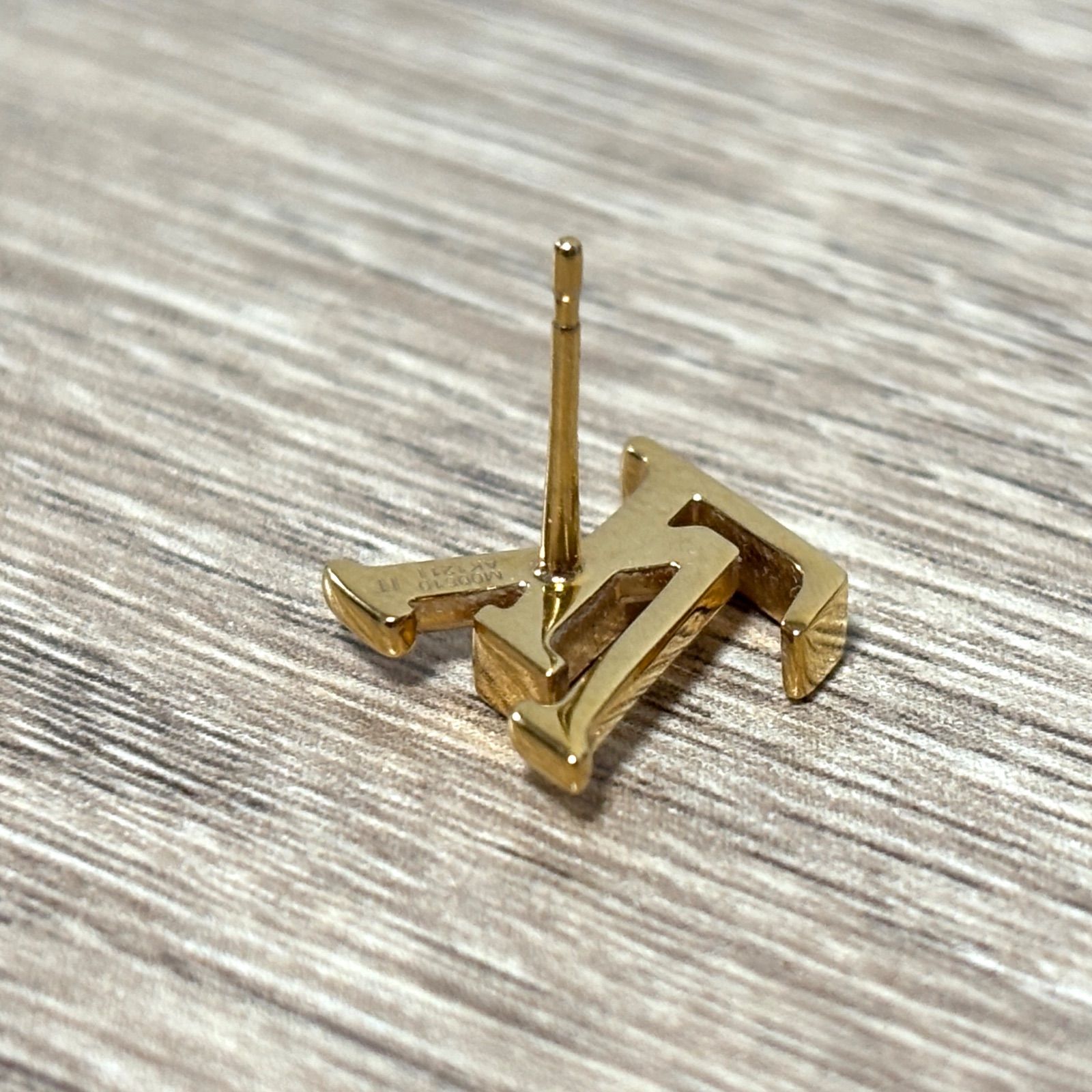 LOUIS VUITTON ルイヴィトン アイコニック ピアス LV ロゴ ゴールド