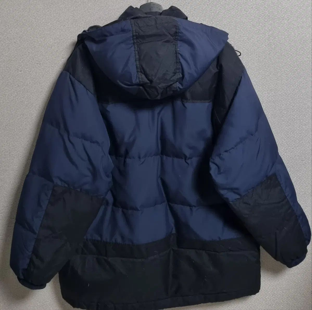 L (100) アディダス ヴィンテージ ネイビー ダウンジャケット - メルカリ
