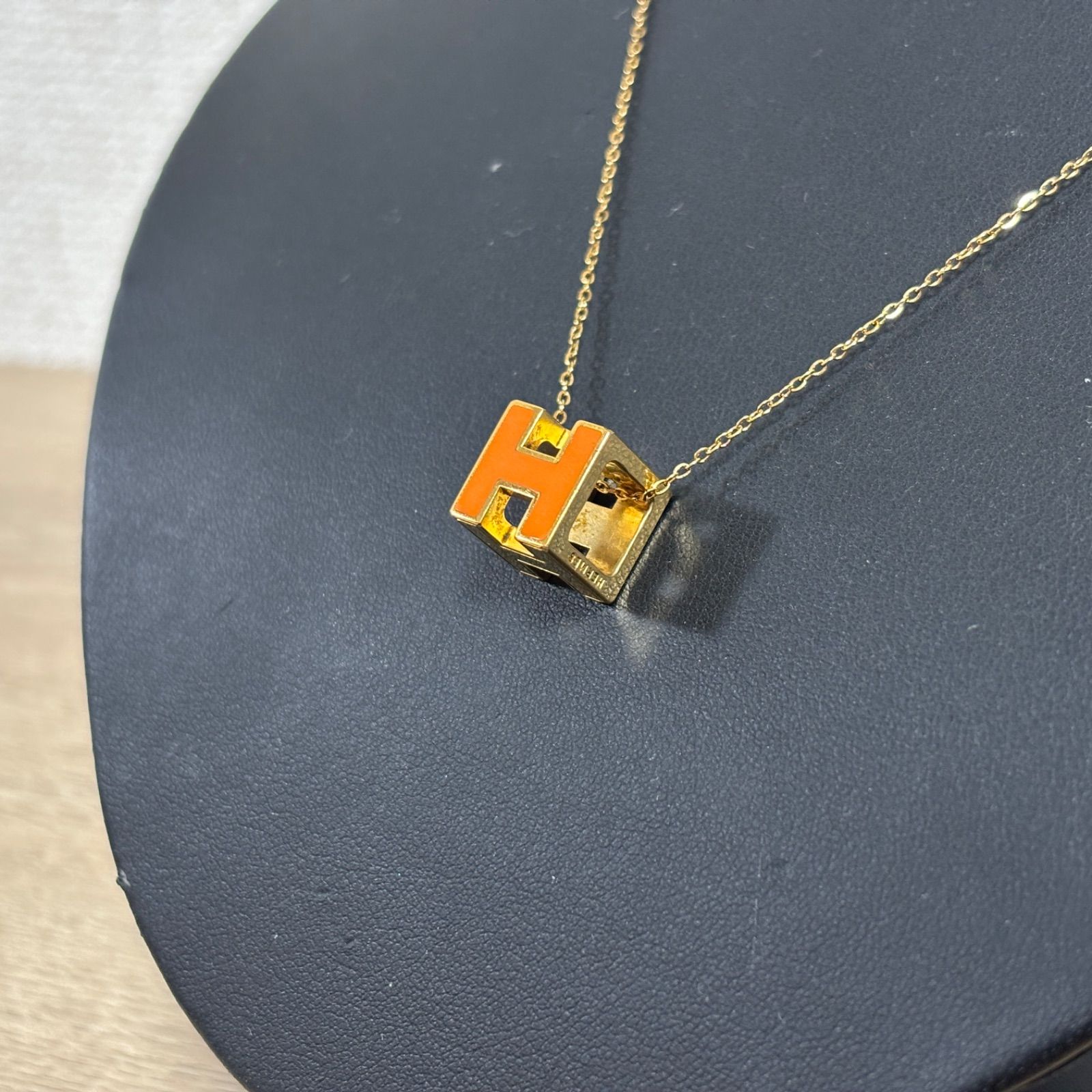 HERMES エルメス ネックレス Hキューブ オレンジ ゴールド メタル 社外