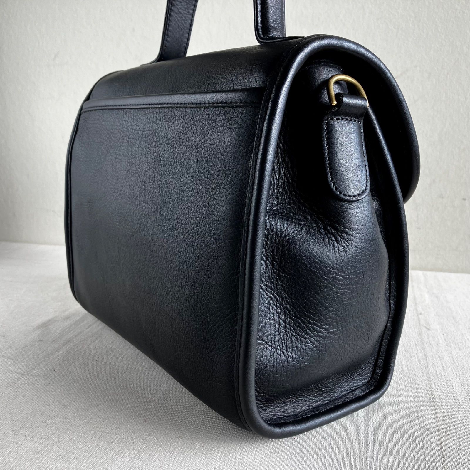 Vintage Coach Manor Bag Black Leather Shoulder Bag USA - メルカリ