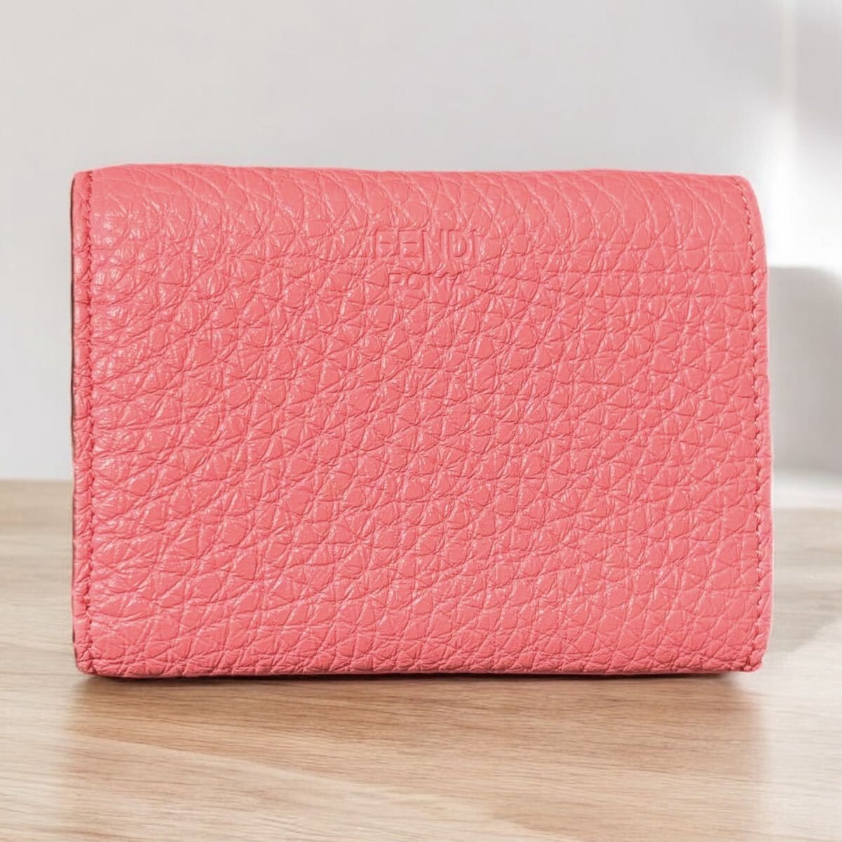 【極美品】フェンディ ピーカブー セレリア ターンロック ピンク 二つ折り財布 極美品】フェンディ ピーカブー セレリア ターンロック ピンク 二