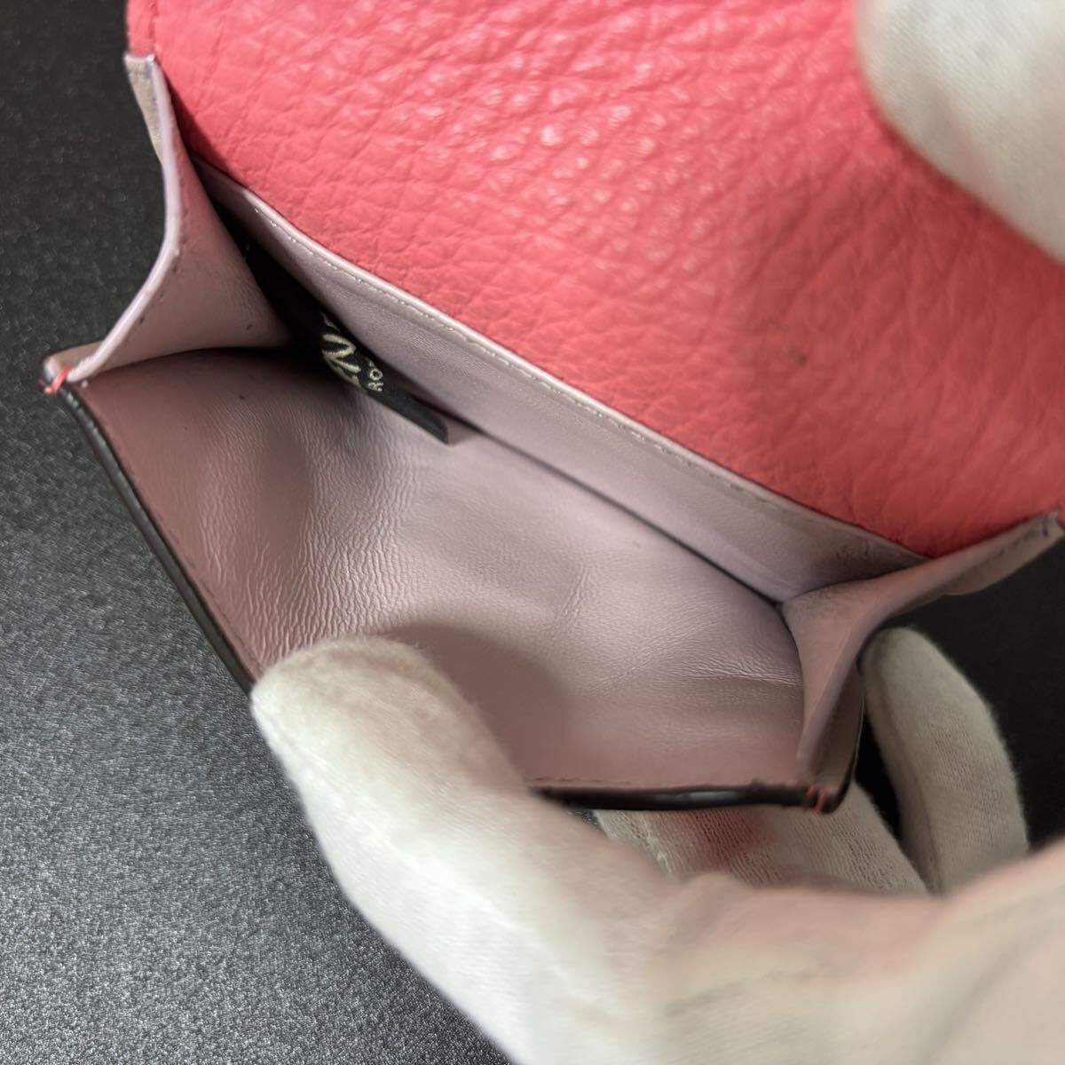 q26 FENDI フェンディ 三つ折り財布 ピーカブー ピンク セレリア