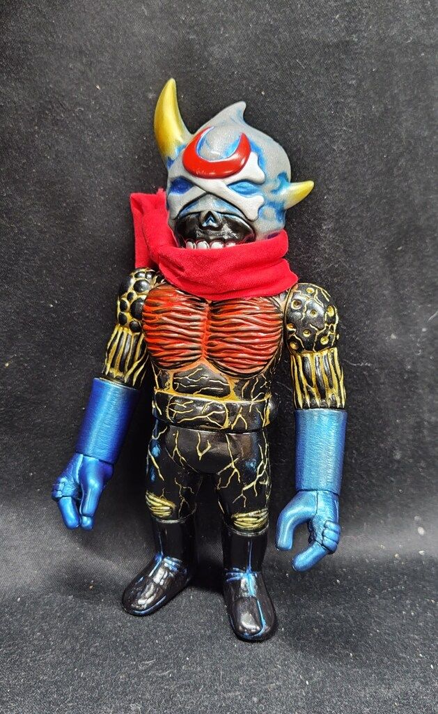 REALHEAD/一番星 ミカヅキマンジョー/メタ青/金/銀/茶塗装赤マフラー REALHEAD/一番星 ミカヅキマンジョー 黒成型/メタ青/金/銀/茶塗装 赤