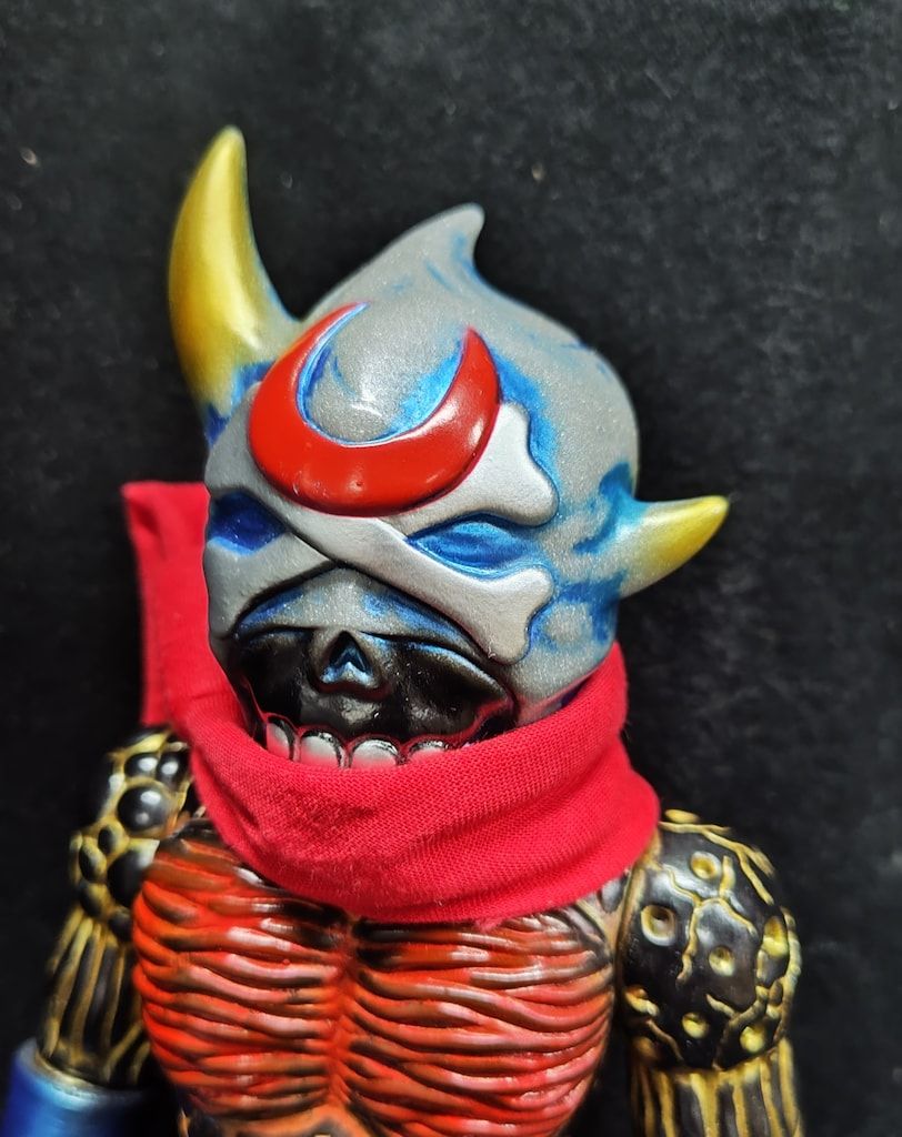 REALHEAD/一番星 ミカヅキマンジョー/メタ青/金/銀/茶塗装赤マフラー REALHEAD/一番星 ミカヅキマンジョー 黒成型/メタ青/金/銀/茶塗装 赤