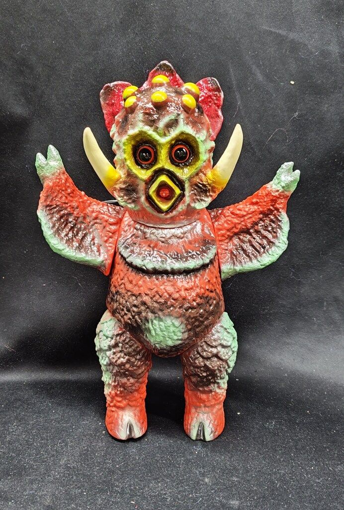 MEDICOMTOY 安楽安作劇場 安楽安作 ササカマビクチー 赤 - メルカリ