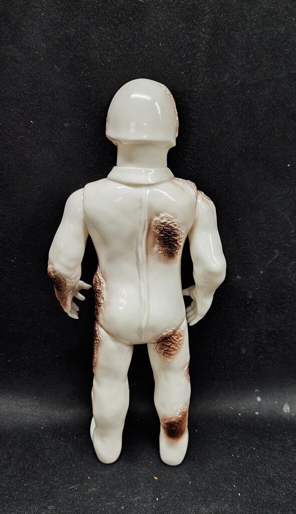 不明 スペル星人 白成型/茶傷/右腹赤 - メルカリ