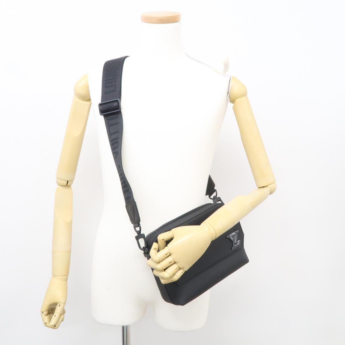 ルイ・ヴィトン ファストライン・メッセンジャー LVアエログラム M22482 楽天市場】LOUIS VUITTON□ ファストラインメッセンジャー M22482 LV