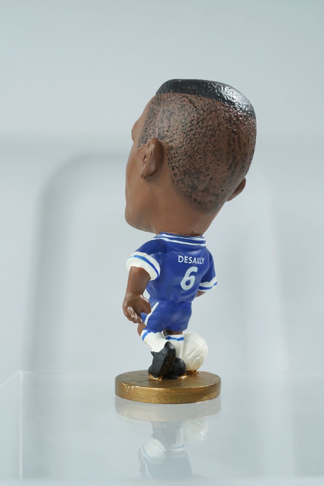 459★FIFAサッカー★DESAILLY★prostars★フィギュア マルセル・デサイー（Marcel Desailly）CG029 チェルシーFC No.6