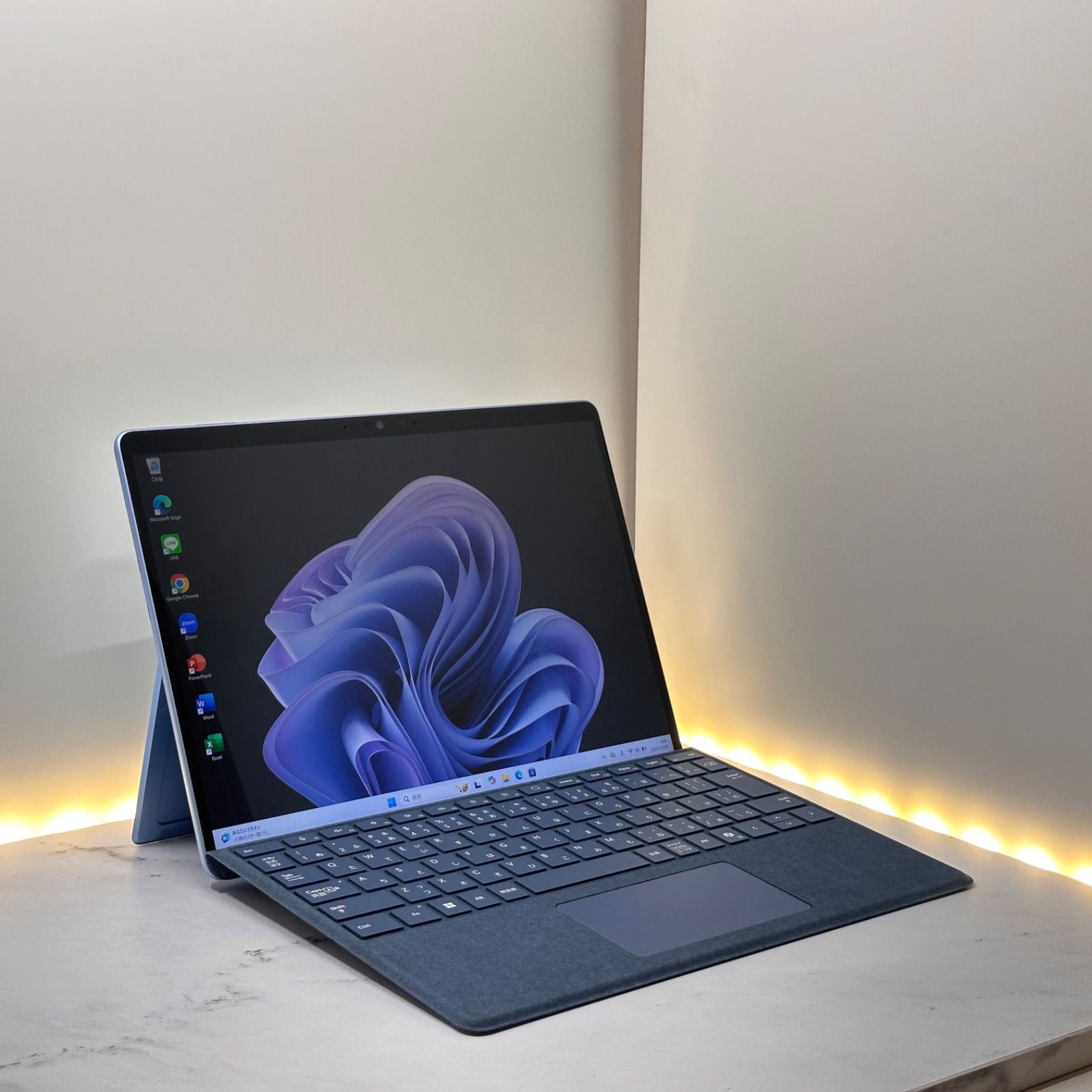サファイア】【レアカラー】【新品同様】Surface Pro 9 Core i5/8/256