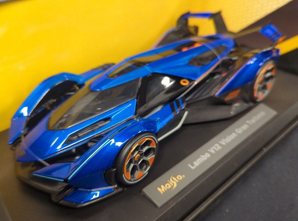 Maisto 1/18 ランボルギーニ V12 ビジョン グランツーリスモ ブルー