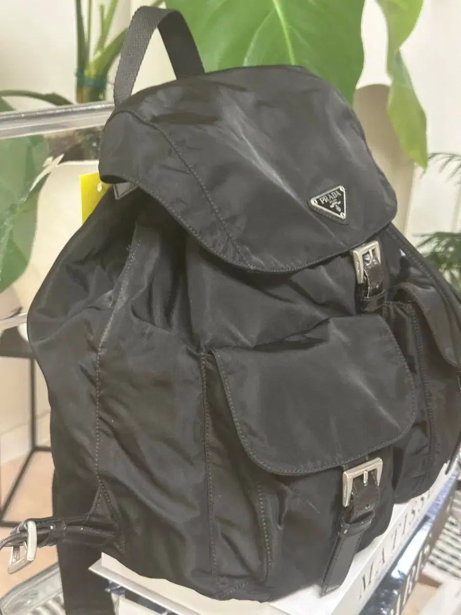 PRADA♡ ブラック ナイロン リュック2ポケット♡ギャランティ－カード付き プラダリュックサック リュック・バックパック | 通販・人気ランキング