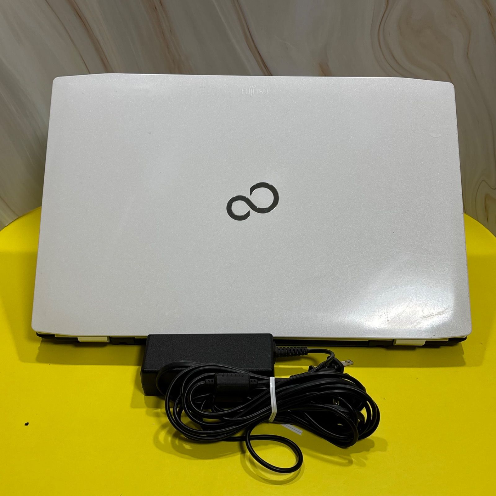 美品✨Core i7✨SSD搭載富士通ノートPC Win11 Office付 - メルカリ