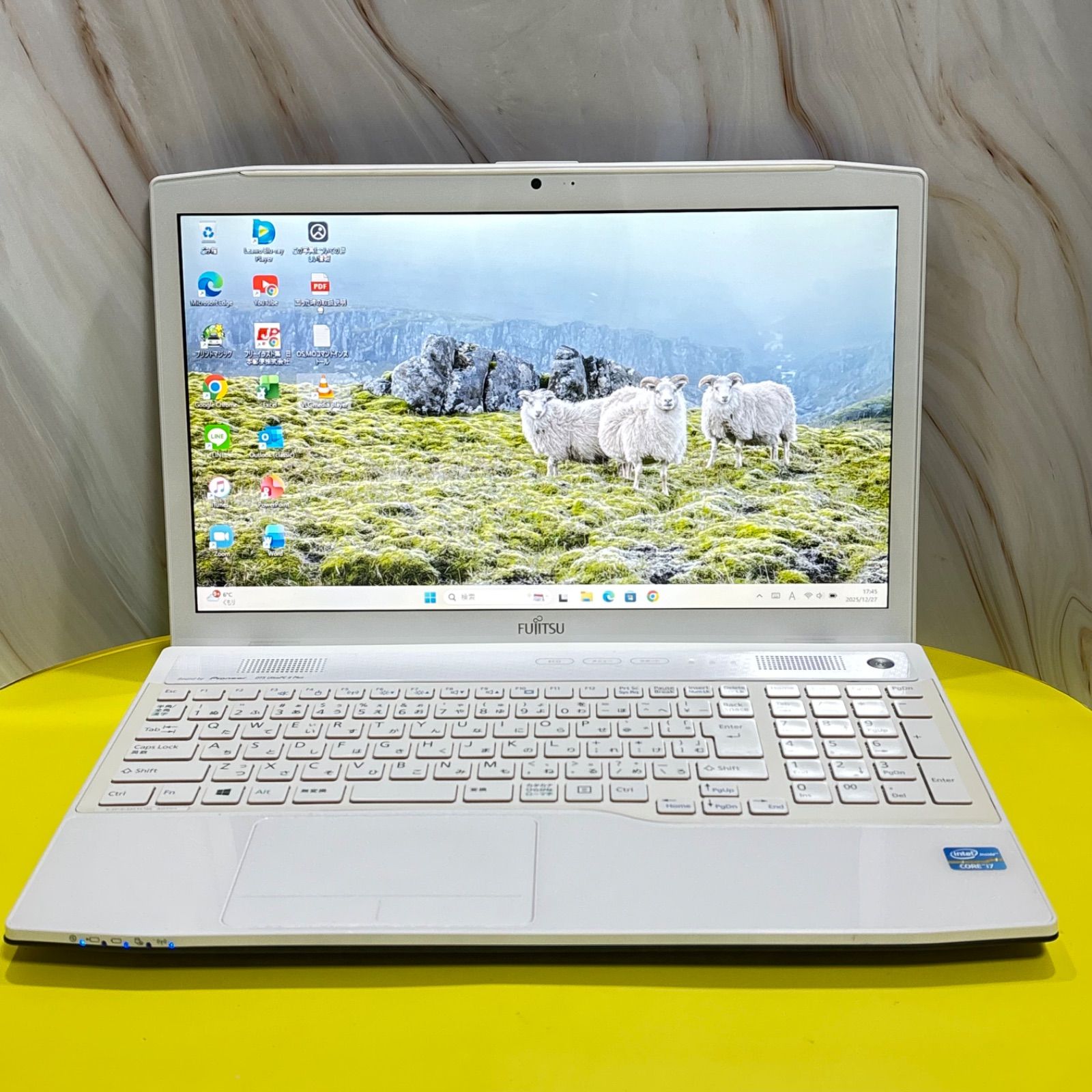 高性能i7【オフィス付】メモリ8GB★富士通13.3型★新品SSD★バッテリー◎ ☆美良品 薄型LIFEBOOK Core i7 /爆速SSD搭載/オフィス/カメラ/DVDRW