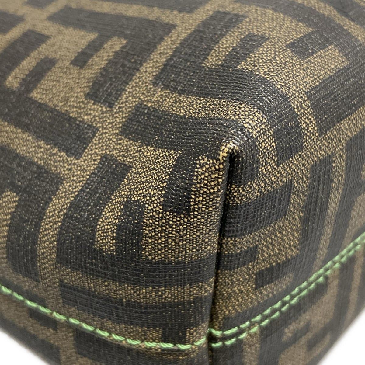 Fendi ダークグリーン ロゴハンドバッグ　ズッカ柄 FENDI(フェンディ) ハンドバッグ ズッカ柄 8BH223 黒×ダークブラウン