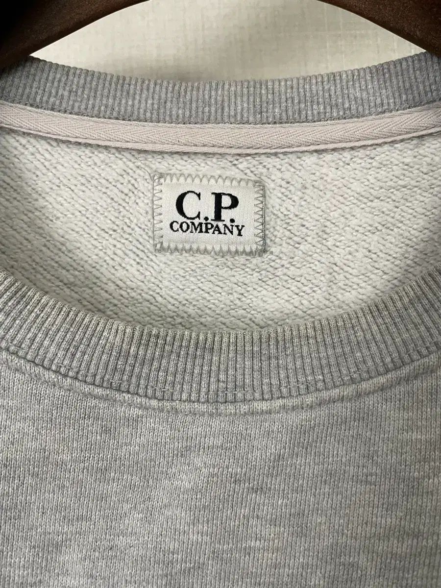 C.P. COMPANY シーピーカンパニー パッチ スウェット グレー 105 (95