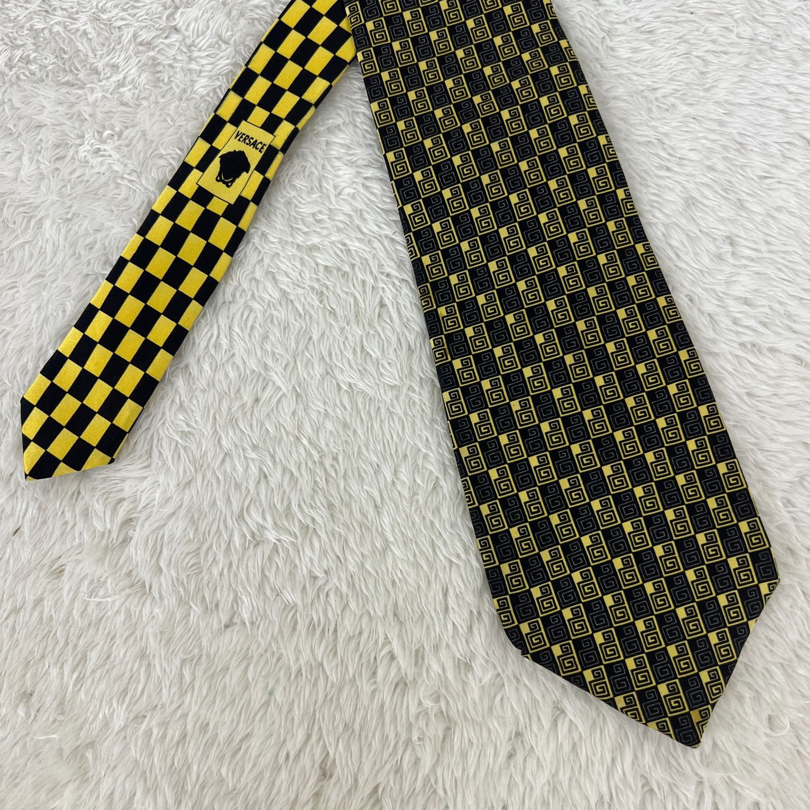 美品》GIANNI VERSACE (ジャンニヴェルサーチ) シルクネクタイ