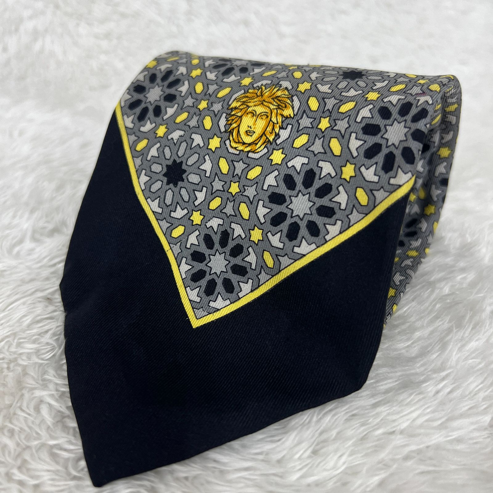 美品》GIANNI VERSACE (ジャンニヴェルサーチ) シルクネクタイ 総柄