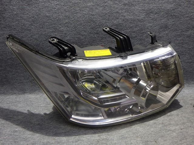 デリカD5 ヘッドライト 左右 HID 前期 100-87918 バラスト付き