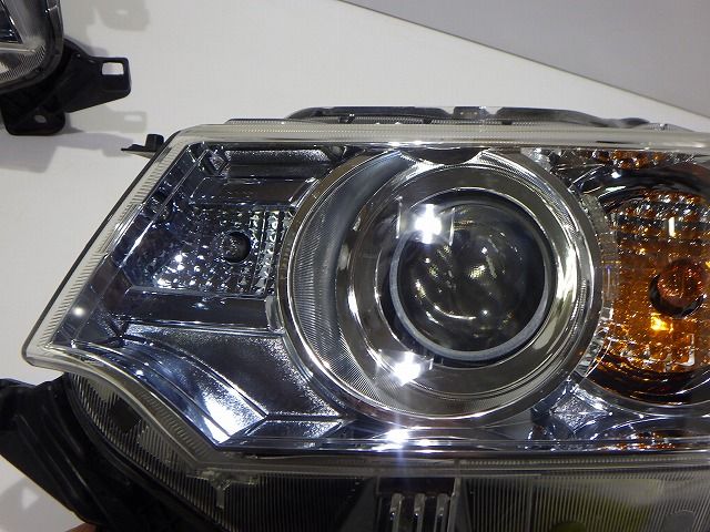 ワゴンR スティングレー ヘッドライト左右 HID MH44S 後期 100-59271