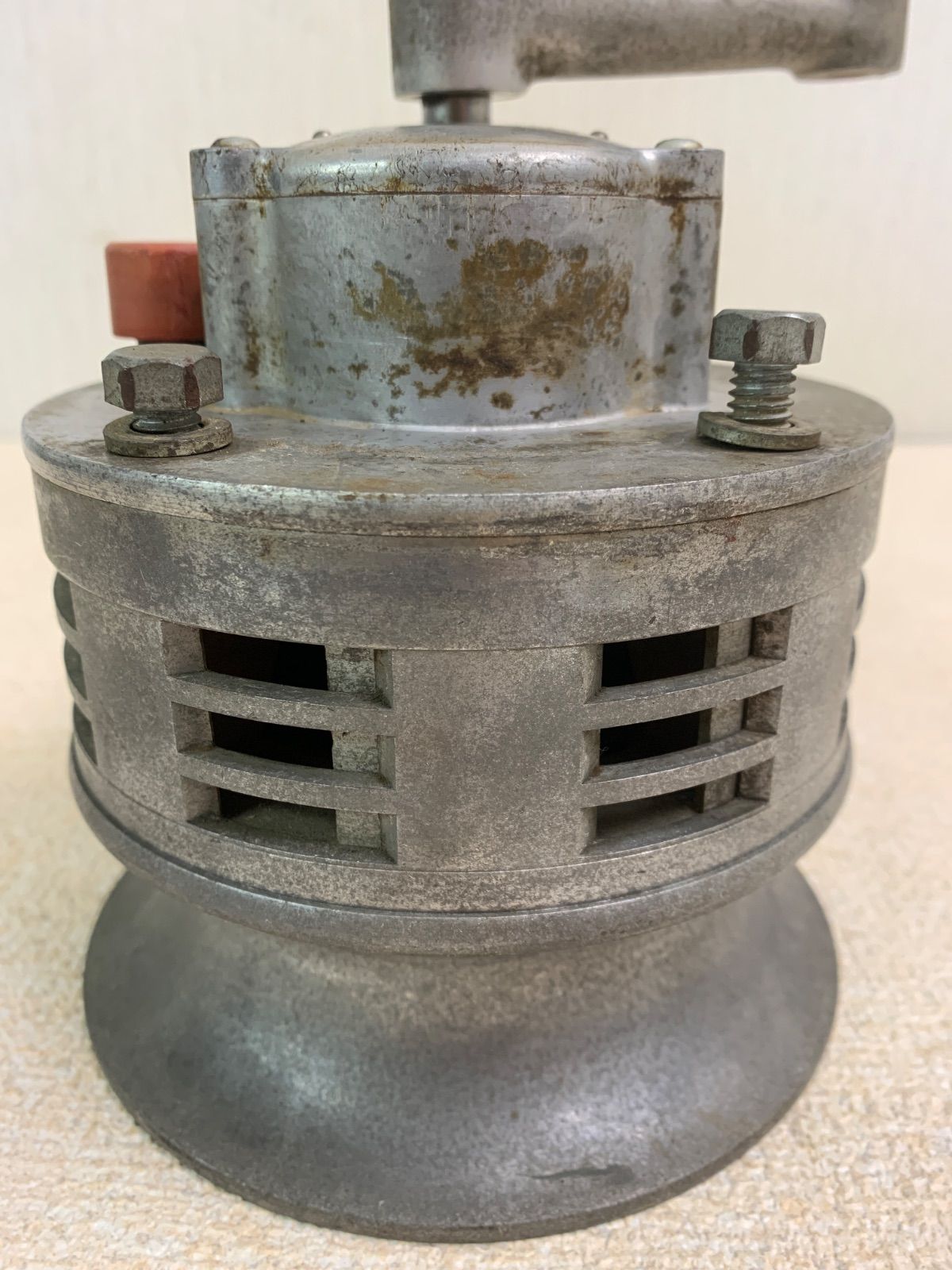 手動サイレン機　手回し式サイレン　レトロ品 フォロー割対象商品】希少！昭和レトロ 株式会社赤尾保商店 緊急手回し