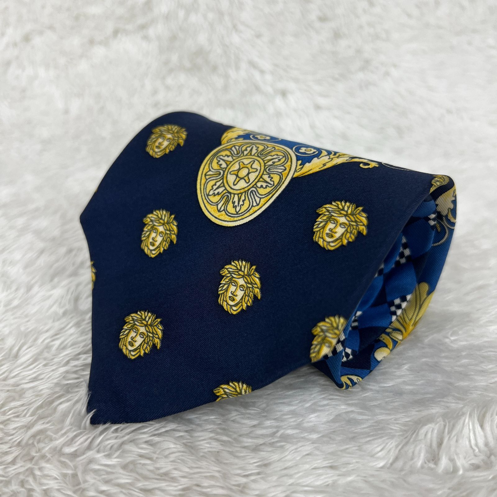 美品》GIANNI VERSACE (ジャンニヴェルサーチ) シルクネクタイ 総柄