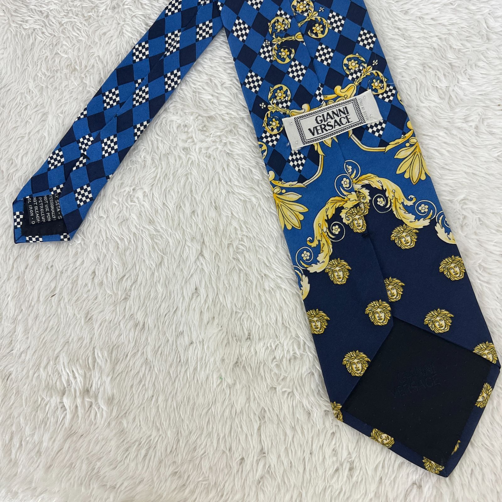 美品》GIANNI VERSACE (ジャンニヴェルサーチ) シルクネクタイ 総柄