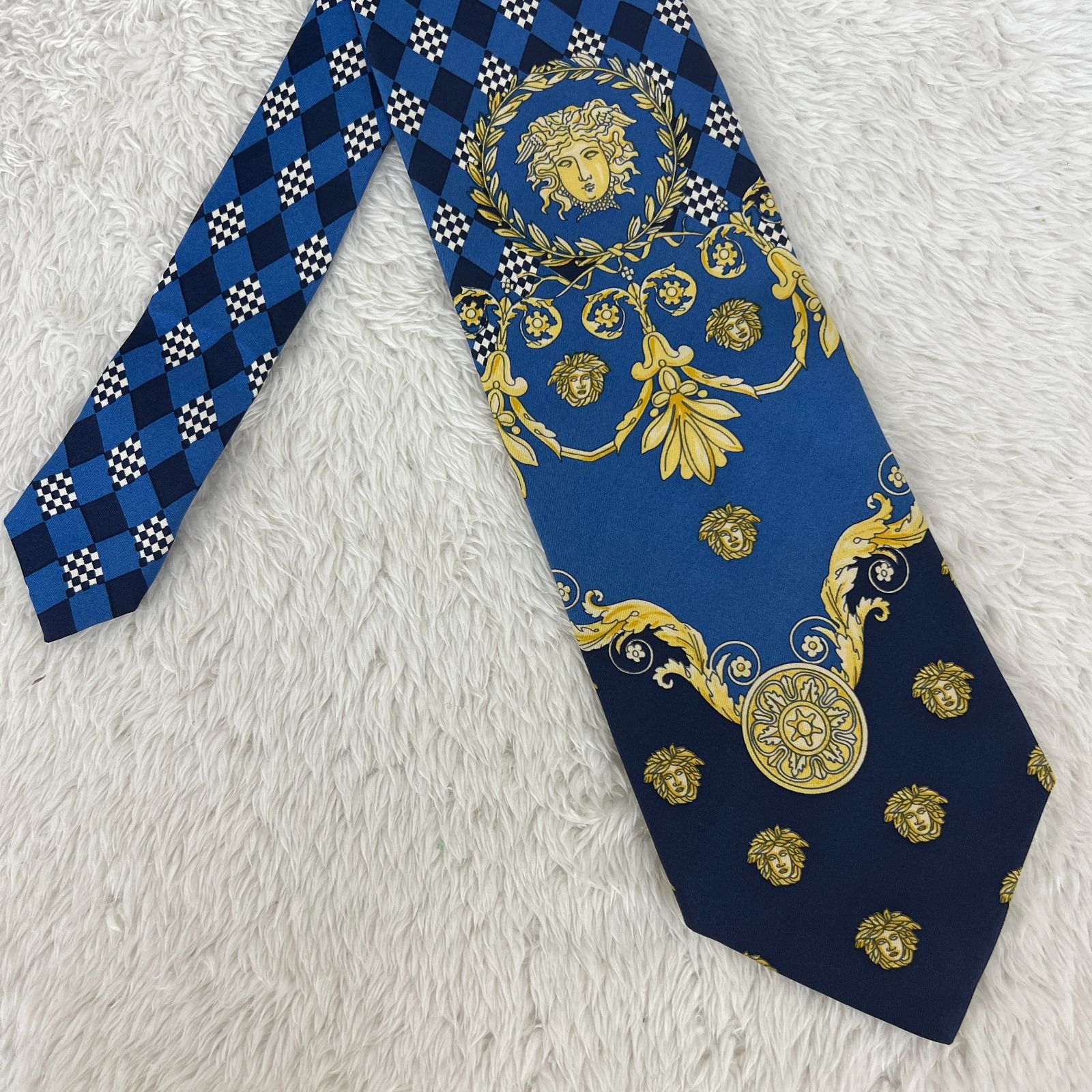 美品》GIANNI VERSACE (ジャンニヴェルサーチ) シルクネクタイ 総柄