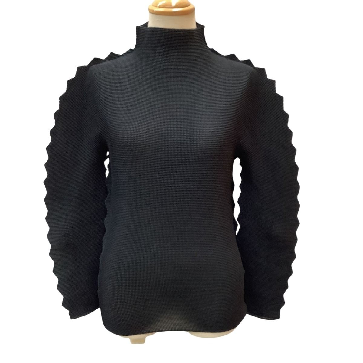 ♪♪me ISSEY MIYAKE イッセイミヤケ ミー 変形 トゲトゲ カットソー