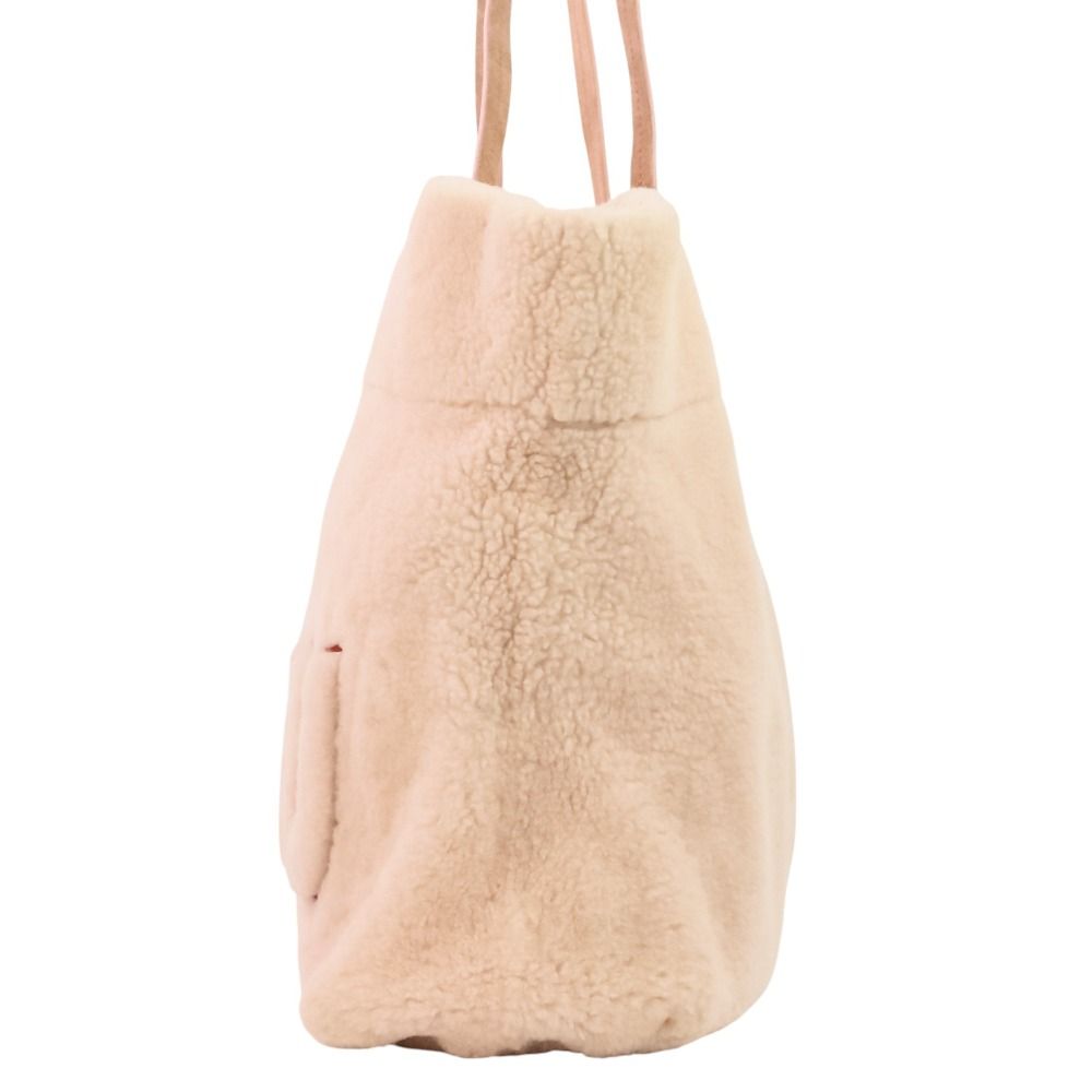 MIU MIU 人気ピンクベージュ　ムートントート miu miu（ミュウミュウ） シープファー ムートン トートバッグ ピンク