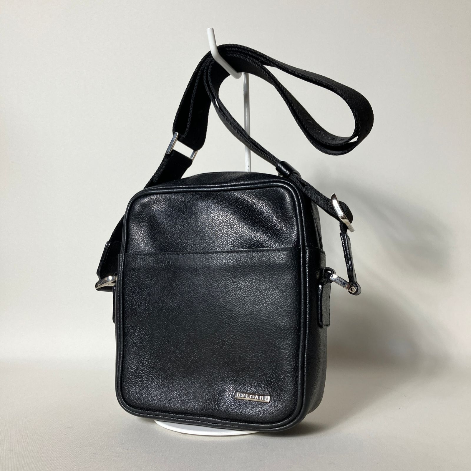 ブルガリ　レザーショルダーバッグ 2512-8｜ブルガリ ショルダーバッグ レザー ブラック - メルカリ