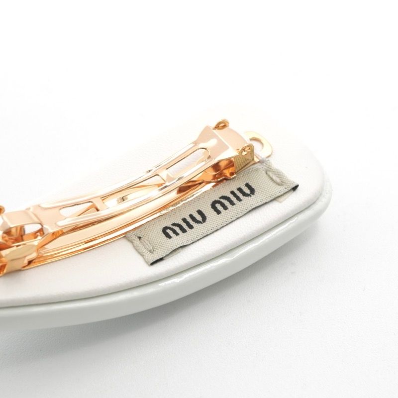 ミュウミュウ MIUMIU ヘアアクセサリー ホワイト 白 ゴールド ロゴ