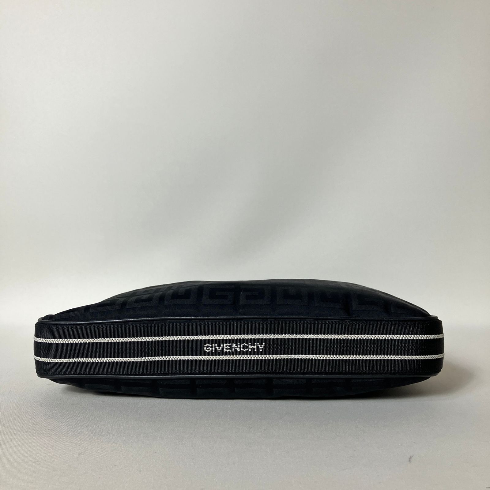 2512-72｜美品｜ジバンシィ ショルダーバッグ ブラック 4Gロゴ GIVENCHY - 2512-72｜美品｜ジバンシィ ショルダーバッグ ブラック 4G