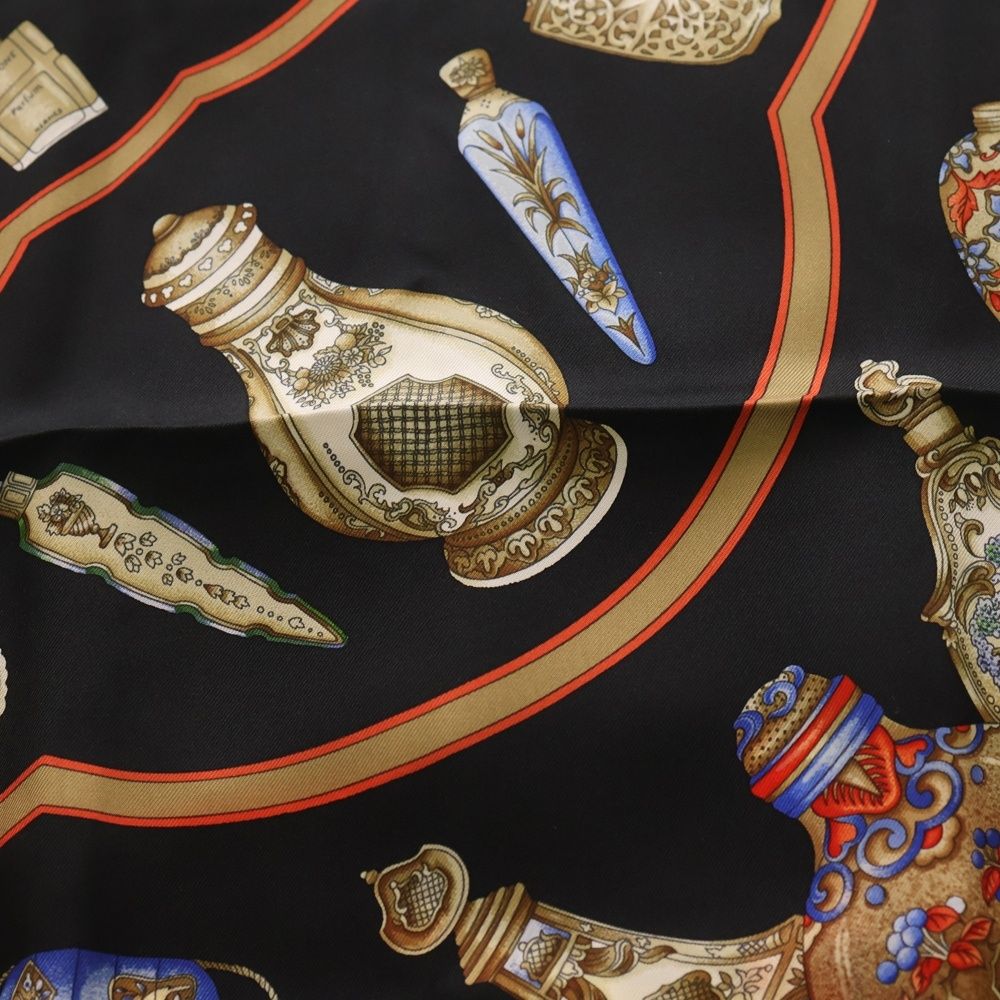 HERMES (エルメス) カレ90 Qu importe le flacon シルクスカーフ