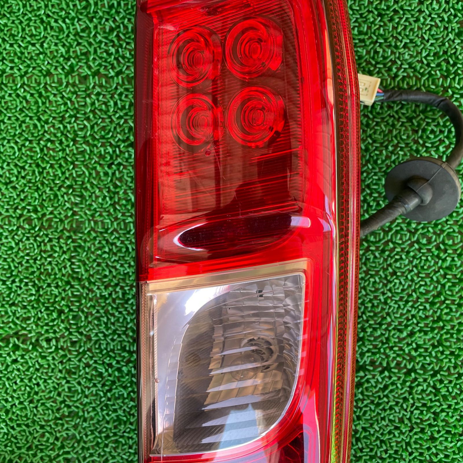 LA100S ムーヴ 右テールランプ KOITO 220-51059 No.9326 - メルカリ