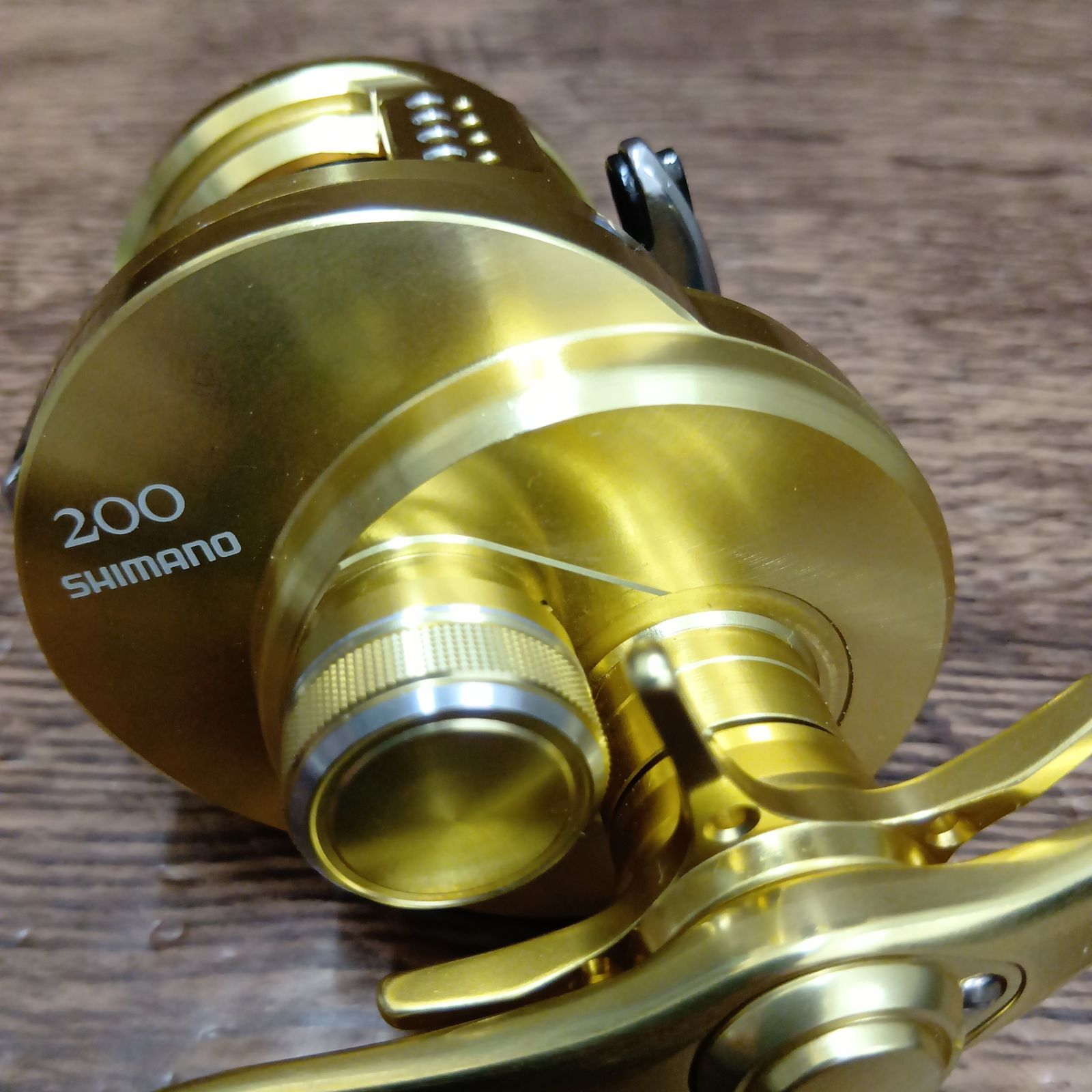 シマノ(SHIMANO) 14 カルカッタ コンクエスト 200 ベイトリール - メルカリ
