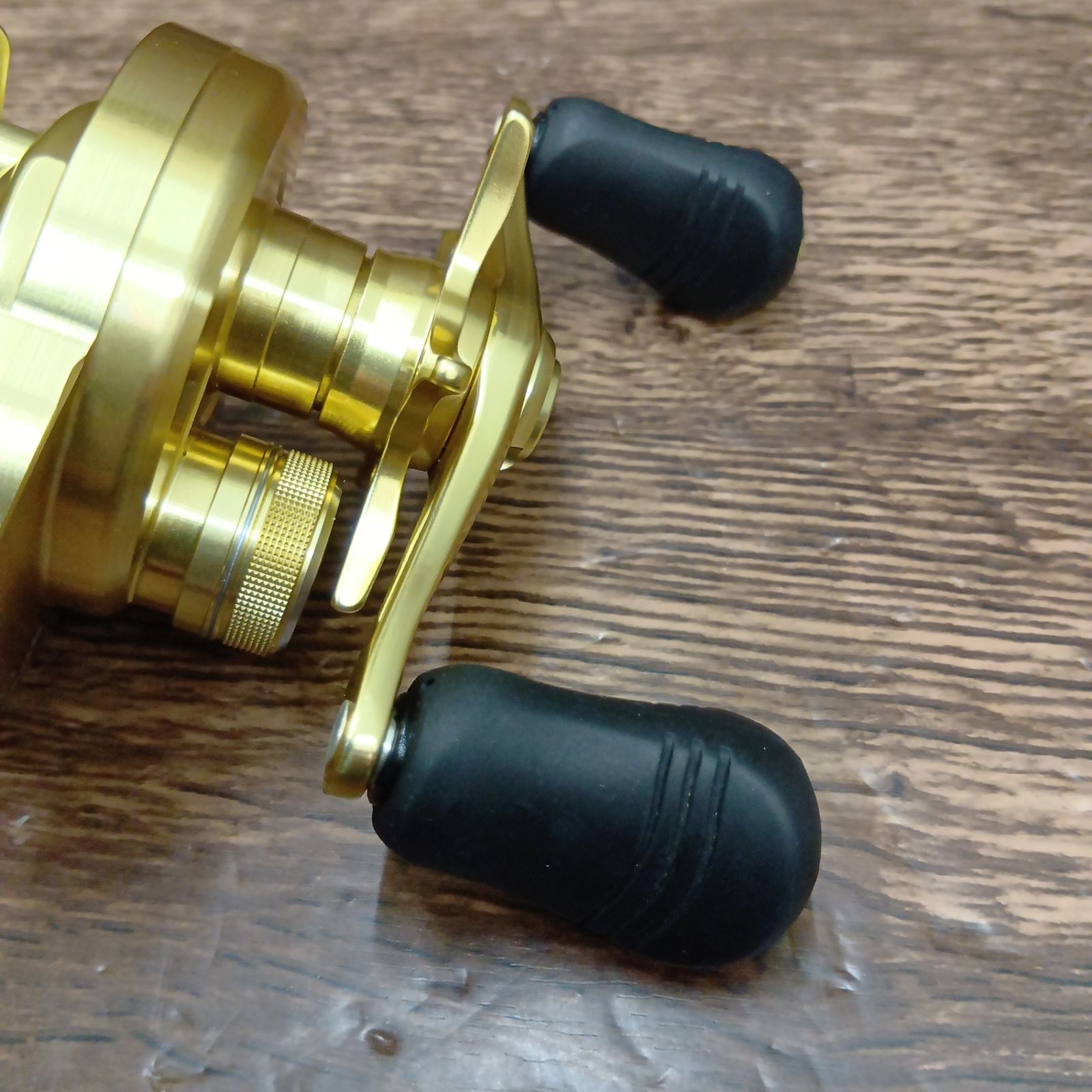 カルカッタ　ベイトリール シマノ(SHIMANO) 14 カルカッタ コンクエスト 200 ベイトリール - メルカリ